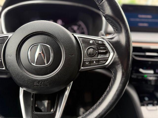 Photo of 2022 White Acura MDX