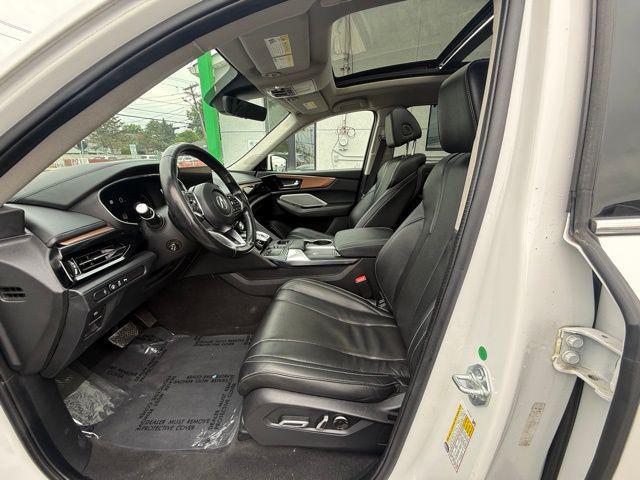 Photo of 2022 White Acura MDX