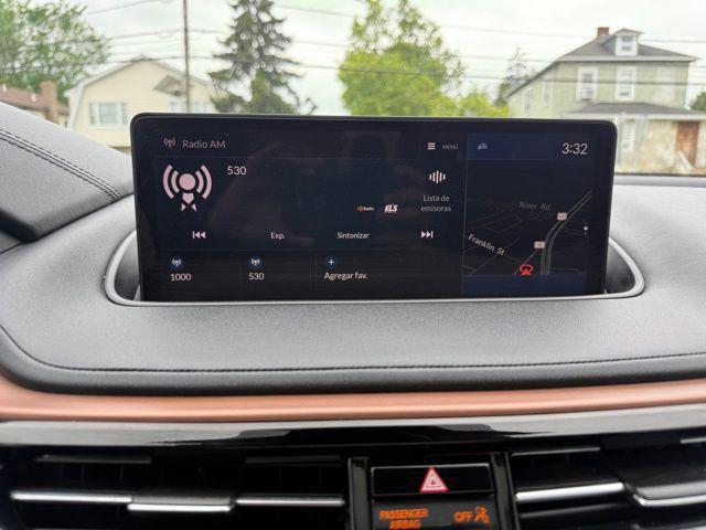 Photo of 2022 White Acura MDX