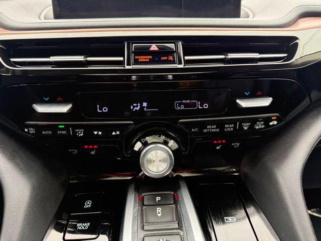 Photo of 2022 White Acura MDX