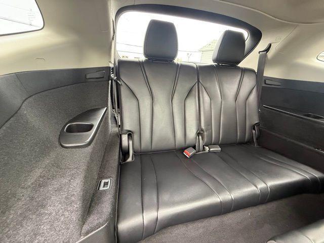 Photo of 2022 White Acura MDX