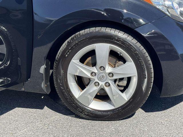 Photo of 2013 Midnight Black Hyundai ELANTRA