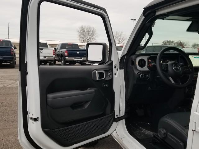 Photo of 2025 Bright White Clearcoat Jeep Wrangler