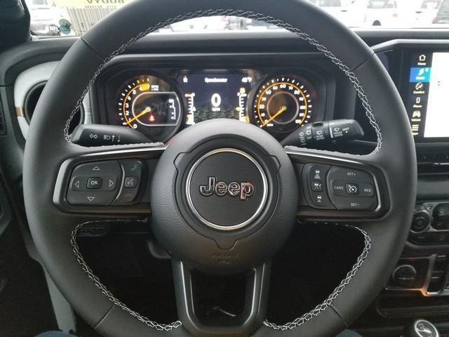 Photo of 2025 Bright White Clearcoat Jeep Wrangler