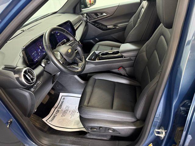 Photo of 2025 Lakeshore Blue Metallic Chevrolet Equinox