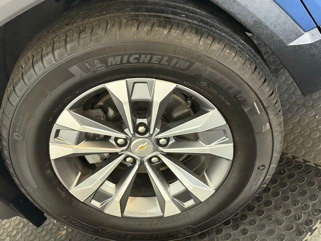 Photo of 2025 Lakeshore Blue Metallic Chevrolet Equinox