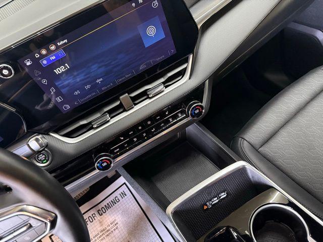 Photo of 2025 Lakeshore Blue Metallic Chevrolet Equinox