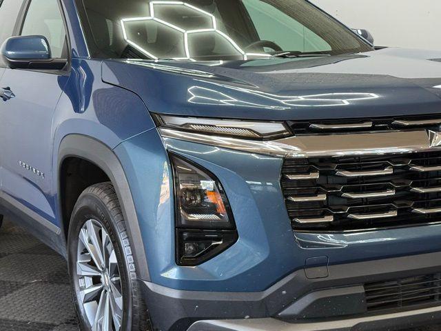 Photo of 2025 Lakeshore Blue Metallic Chevrolet Equinox