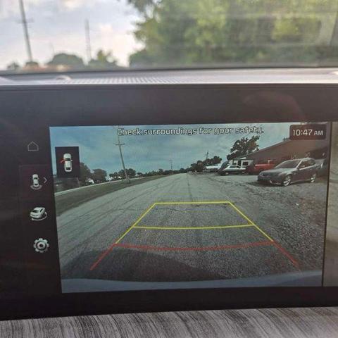 Photo of 2023 Glacial White Pearl Kia Telluride
