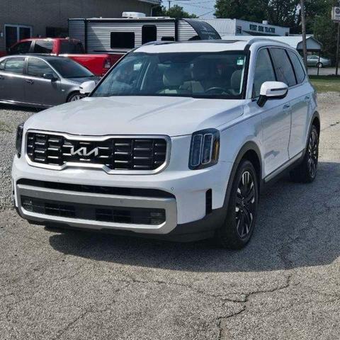 Photo of 2023 Glacial White Pearl Kia Telluride