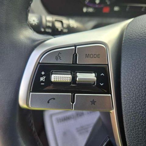 Photo of 2023 Glacial White Pearl Kia Telluride