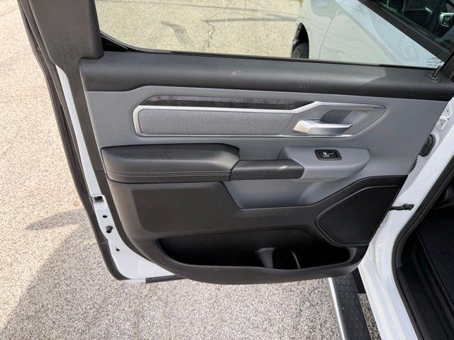 Photo of 2019 Bright White Clearcoat RAM 1500
