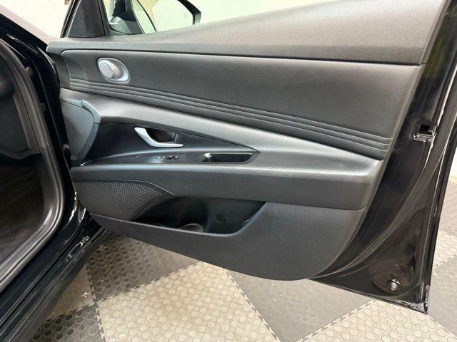 Photo of 2023 Phantom Black Hyundai ELANTRA