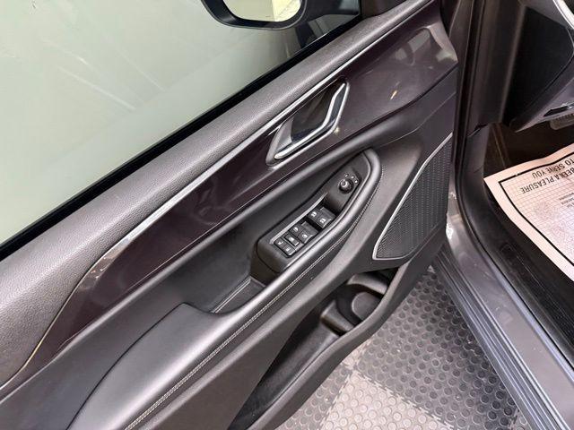 Photo of 2021 Metallic Jeep Grand Cherokee L