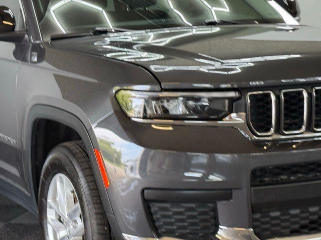 Photo of 2021 Metallic Jeep Grand Cherokee L