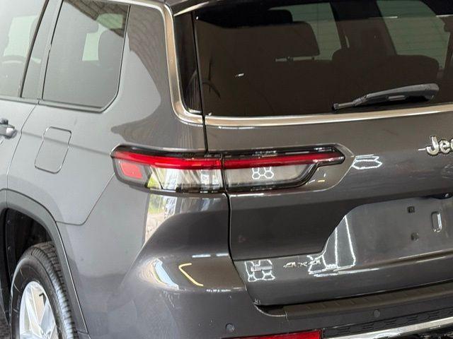 Photo of 2021 Metallic Jeep Grand Cherokee L