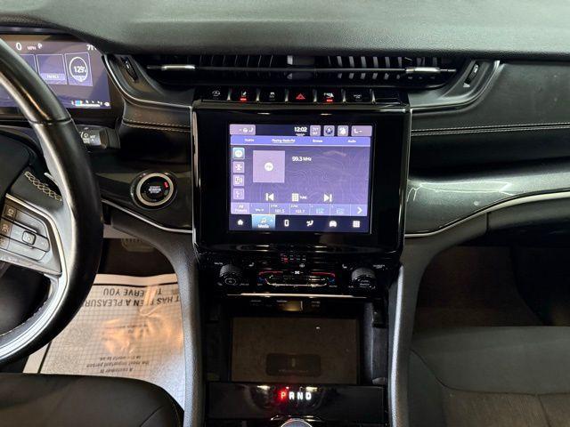 Photo of 2021 Metallic Jeep Grand Cherokee L