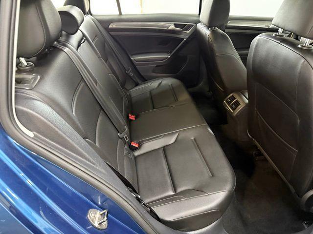 Photo of 2017 Silk Blue Metallic Volkswagen Golf Alltrack