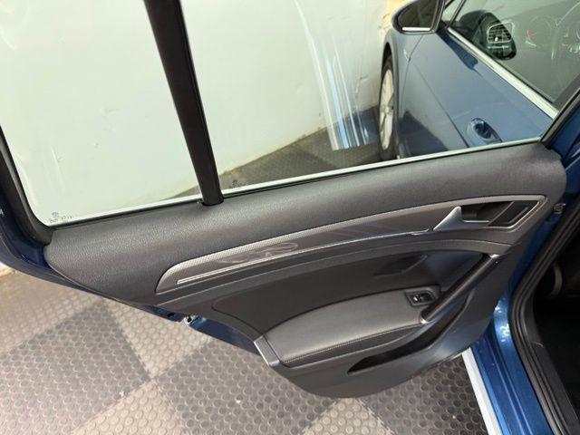 Photo of 2017 Silk Blue Metallic Volkswagen Golf Alltrack