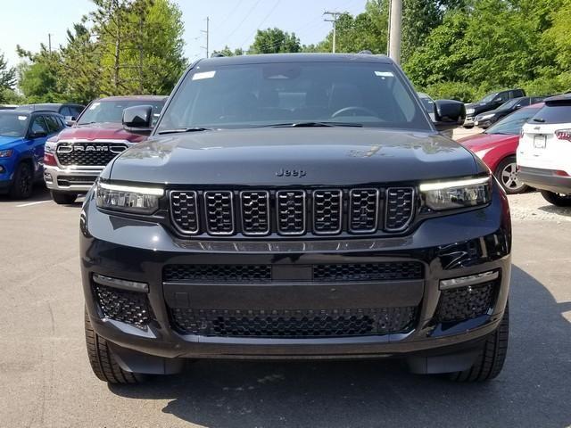 Photo of 2025 Diamond Black Jeep Grand Cherokee L