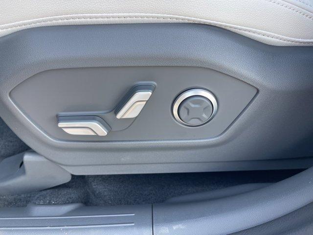 Photo of 2025 Shimmering Silver Hyundai SANTA FE HEV