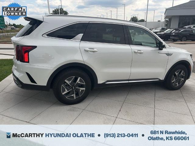 Photo of 2021 Snow White Pearl Kia Sorento Hybrid