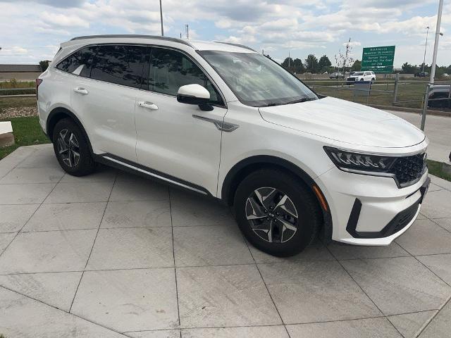 Photo of 2021 Snow White Pearl Kia Sorento Hybrid