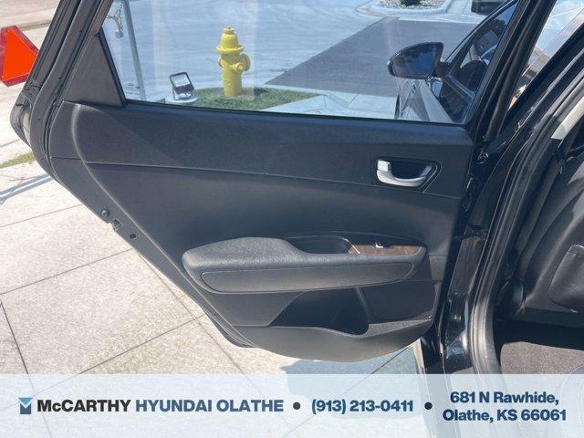 Photo of 2018 Ebony Black Kia Optima