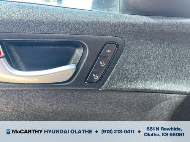 Photo of 2018 Ebony Black Kia Optima