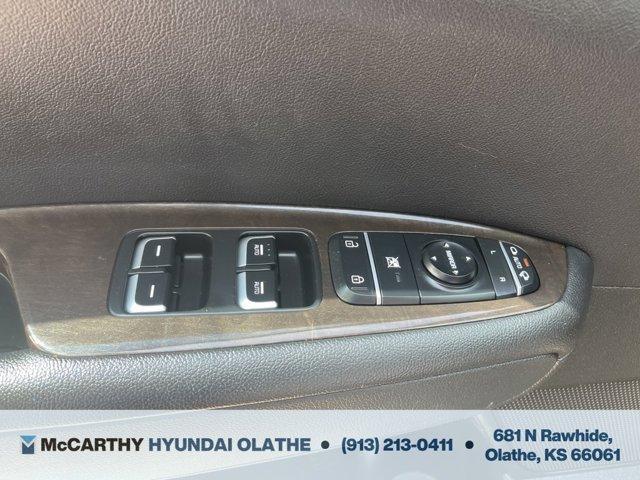 Photo of 2018 Ebony Black Kia Optima