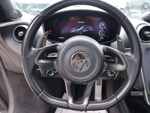Photo of 2017 Onyx Black McLaren 570GT