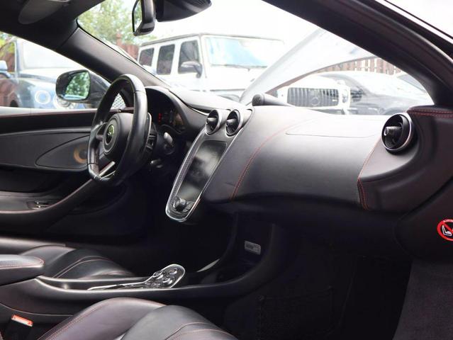 Photo of 2017 Onyx Black McLaren 570GT