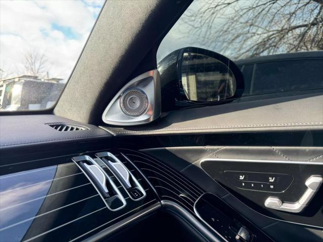 Photo of 2021 Gray Mercedes-Benz S-Class