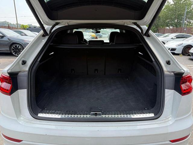 Photo of 2019 White Audi Q8