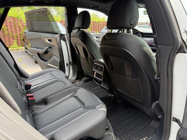 Photo of 2019 White Audi Q8