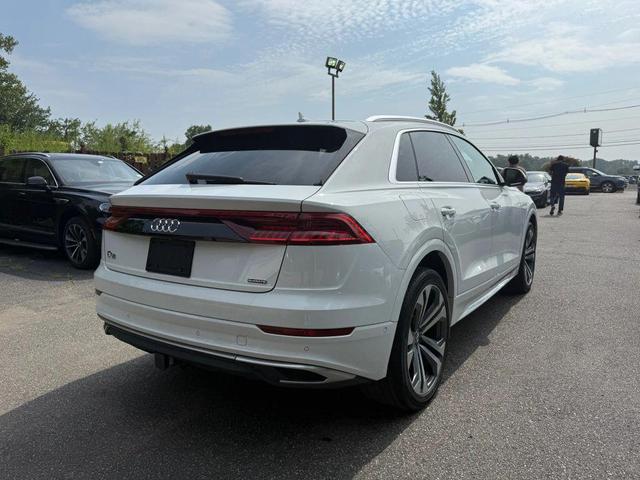 Photo of 2019 White Audi Q8