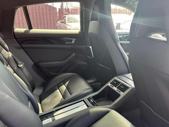 Photo of 2018 White Porsche Panamera
