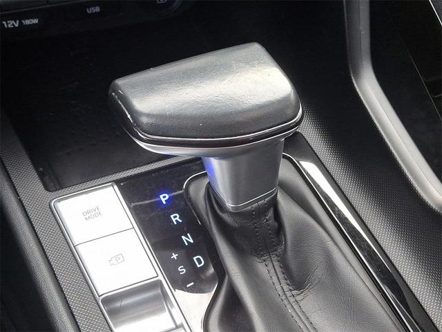 Photo of 2022 Phantom Black Hyundai ELANTRA