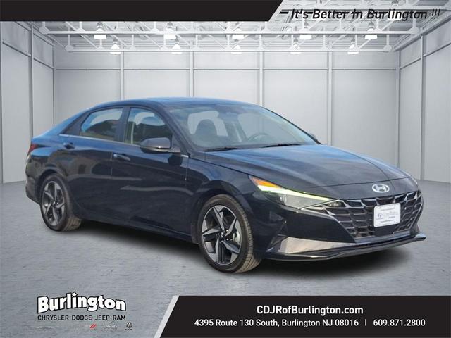 Photo of 2022 Phantom Black Hyundai ELANTRA