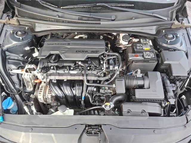 Photo of 2022 Phantom Black Hyundai ELANTRA