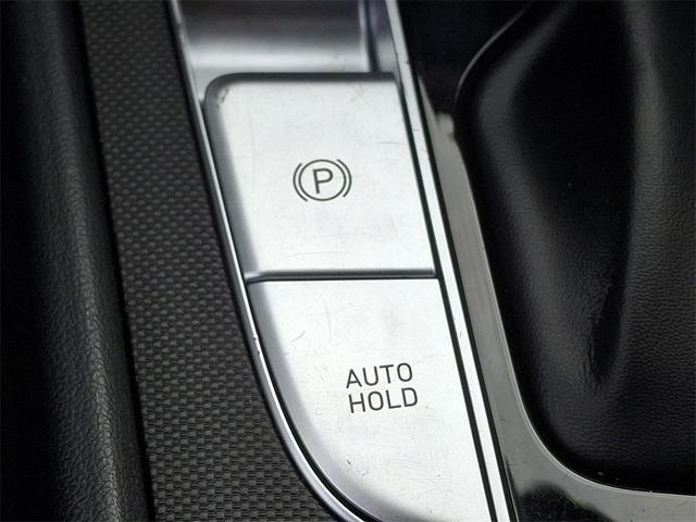 Photo of 2022 Phantom Black Hyundai ELANTRA