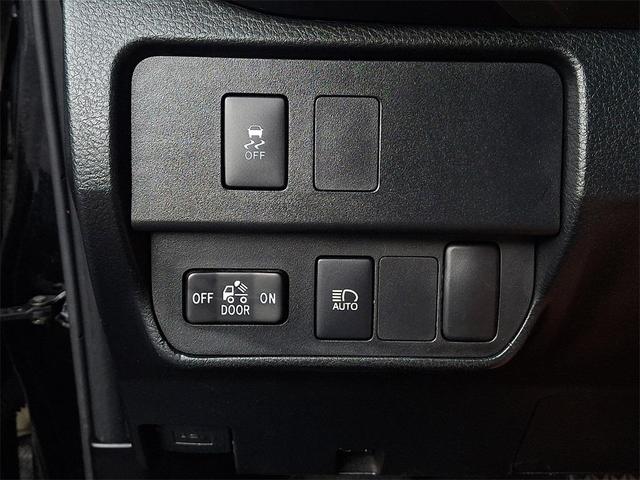 Photo of 2021 Midnight Black Metallic Toyota Tacoma