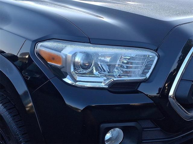Photo of 2021 Midnight Black Metallic Toyota Tacoma