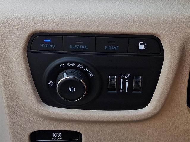 Photo of 2024 Rocky Mountain Pearlcoat Jeep Grand Cherokee 4xe