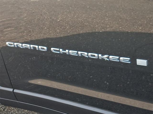 Photo of 2024 Rocky Mountain Pearlcoat Jeep Grand Cherokee 4xe