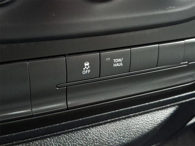 Photo of 2018 Granite Crystal Metallic Clearcoat RAM 1500