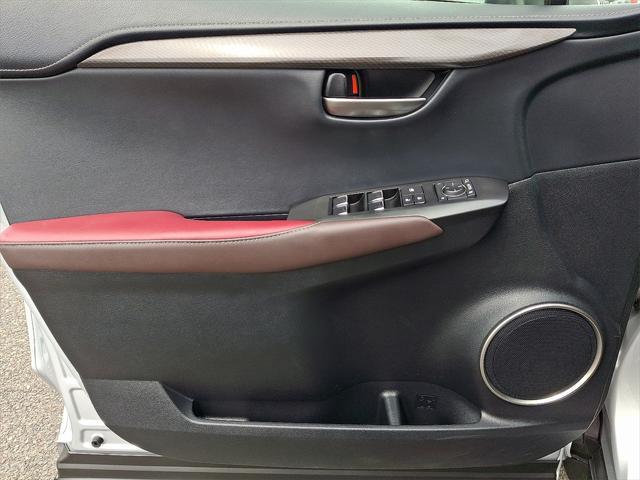Photo of 2019 Silver Lexus NX 300
