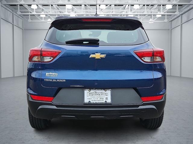Photo of 2021 Pacific Blue Metallic Chevrolet Trailblazer