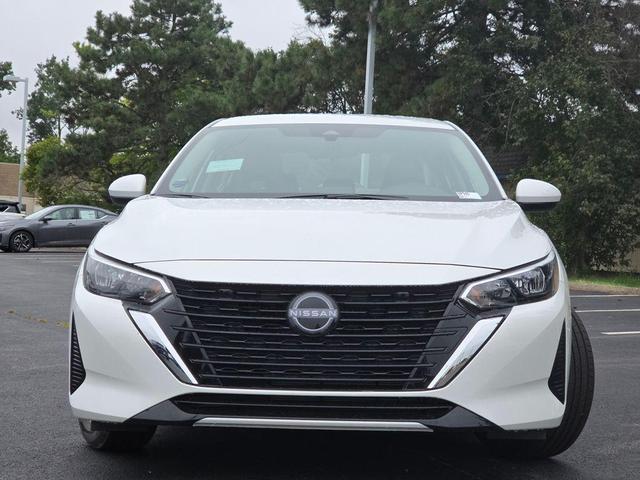 Photo of 2025 Aspen White Nissan Sentra