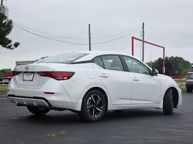 Photo of 2025 Aspen White Nissan Sentra